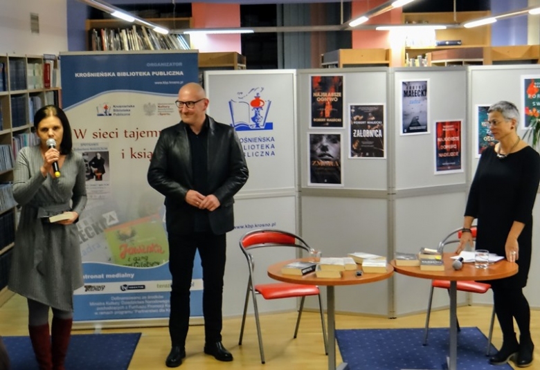 Świat bez kryminałów byłby nudny… Robert Małecki w Krośnieńskiej Bibliotece Publicznej