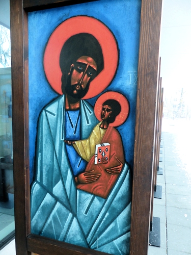 „Światło niestworzone” – wystawa plenerowa ikony współczesnej brata Marcina Świądra